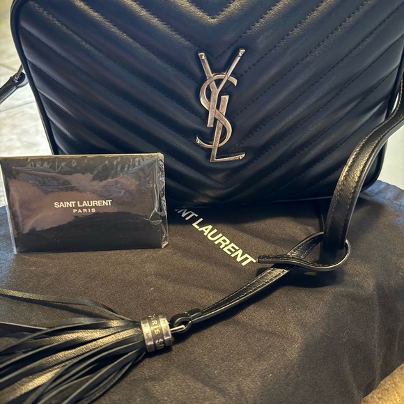 Saint Laurent Black Crossbody Bag with Chevron Quilting - Picture 1 of 6